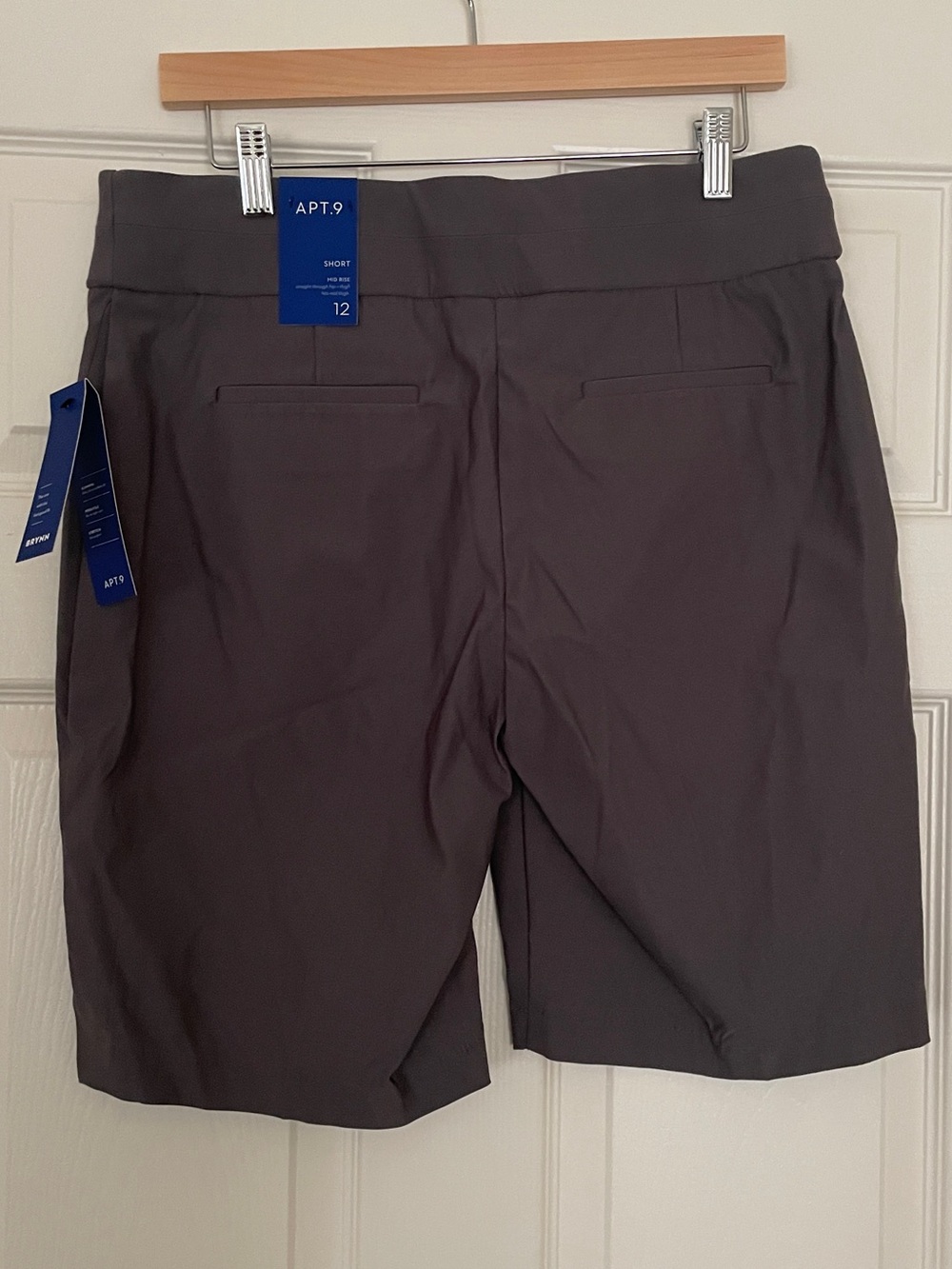 🩳 Apt. 9 Gray Stretch Brynn Bermuda Shorts 🩳 - Picture 3 of 6